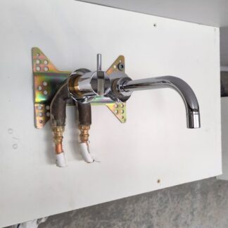 Tvättställsblandare för väggmontage